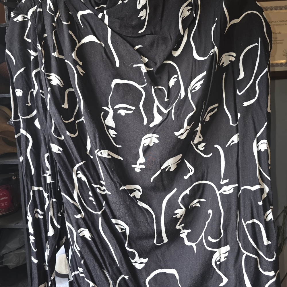 Zara Black and White Patterned Skirt And Blouse